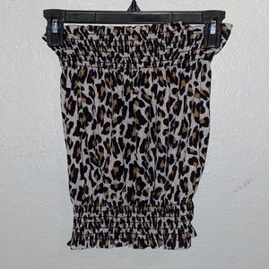 Sleeveless cheetah crop top